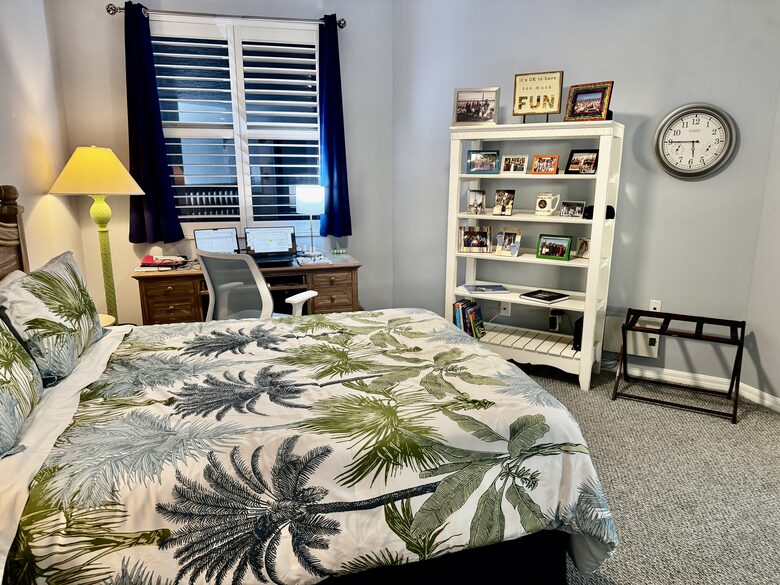 Rare 3 bed, 3 bath condo walkable to the Best Beach in Naples! - Naples, Florida