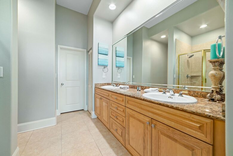 Bayfront Luxury Escape at Caribe Resort - Orange Beach, Alabama