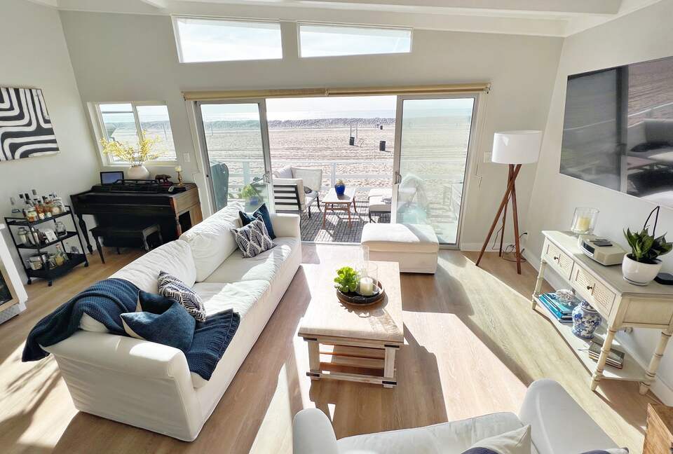 Playa del Rey Oceanfront Retreat with Panoramic Views - Playa del Rey, California