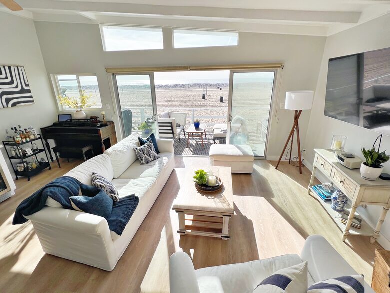 Playa del Rey Oceanfront Retreat with Panoramic Views - Playa del Rey, California