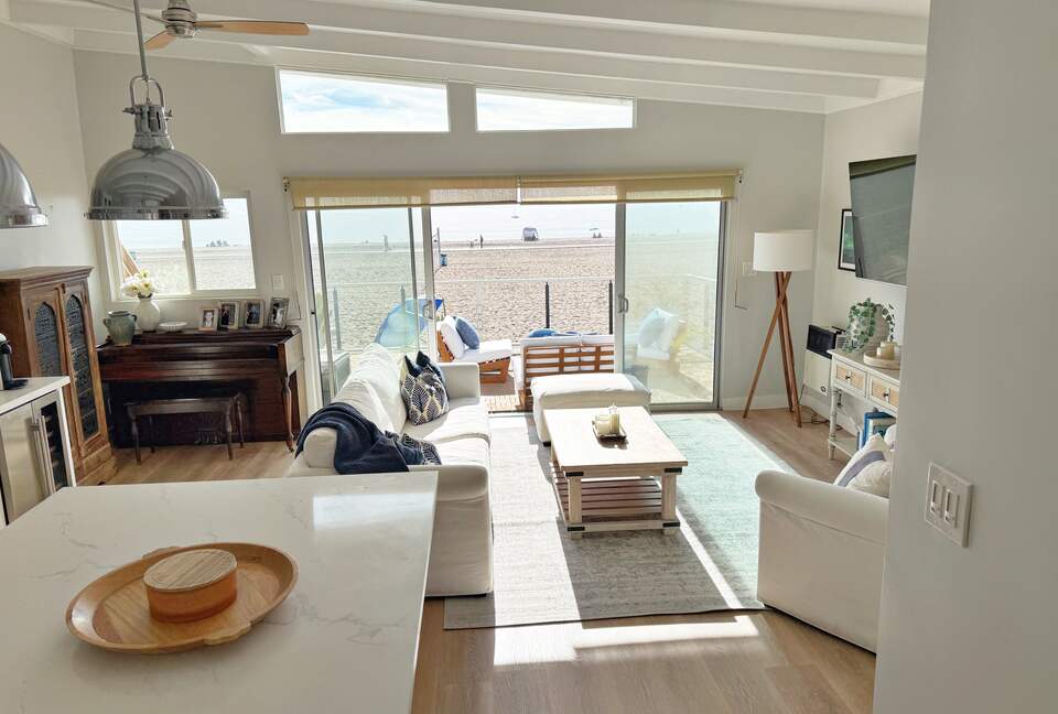 Playa del Rey Oceanfront Retreat with Panoramic Views - Playa del Rey, California