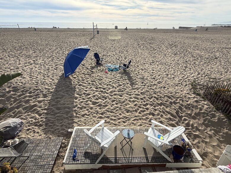 Playa del Rey Oceanfront Retreat with Panoramic Views - Playa del Rey, California