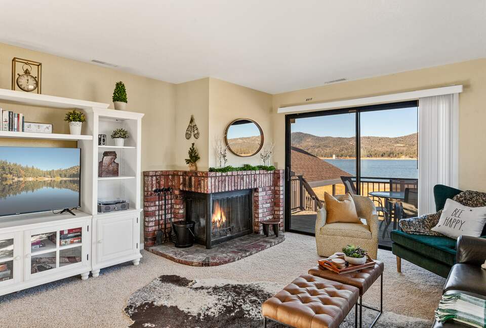 Alpine Lakefront Townhome with Studio Suite - Big Bear Lake, California