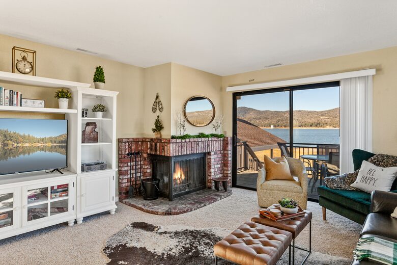 Alpine Lakefront Townhome with Studio Suite - Big Bear Lake, California