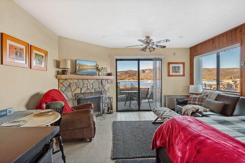 Alpine Lakefront Townhome with Studio Suite - Big Bear Lake, California