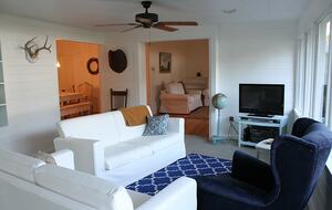 1920s Lake Cottage with Resort Amenities - Yalaha, Florida