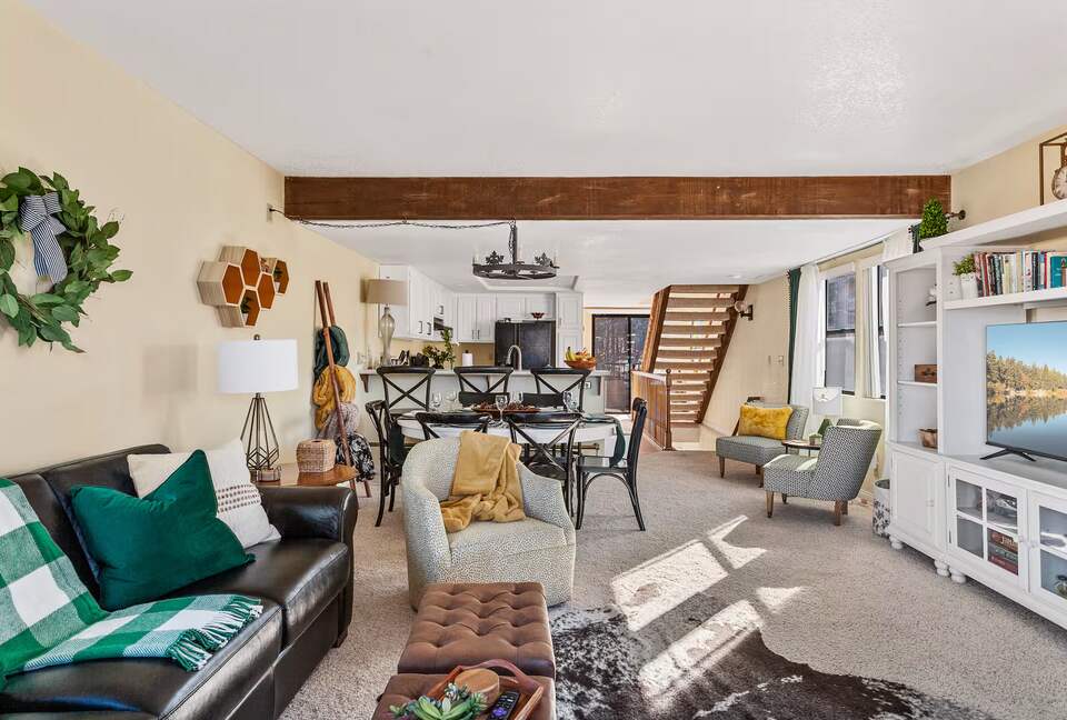 Alpine Lakefront Townhome with Studio Suite - Big Bear Lake, California