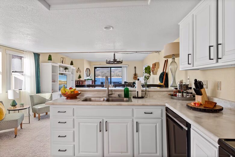 Alpine Lakefront Townhome with Studio Suite - Big Bear Lake, California