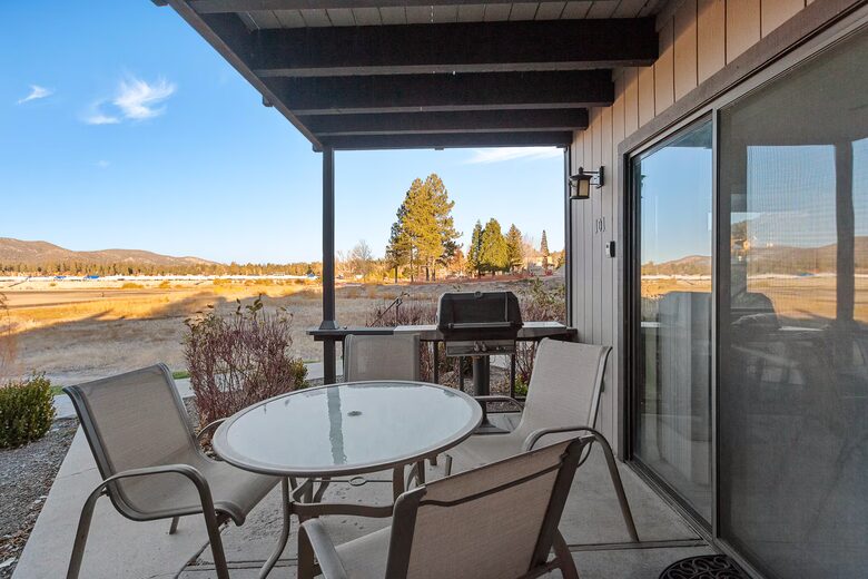 Alpine Lakefront Townhome with Studio Suite - Big Bear Lake, California