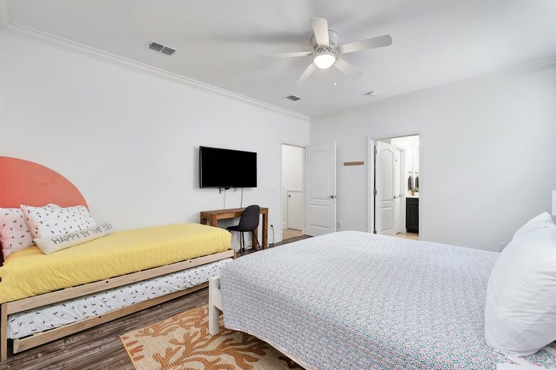 The Pink Shell Destin | Spacious Family Retreat Near Beaches - Destin, Florida