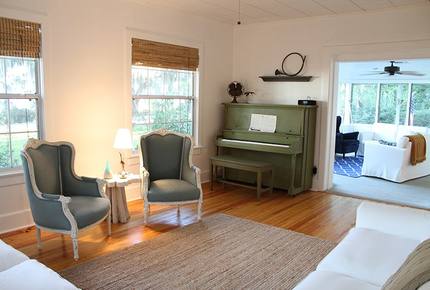 1920s lake cottage with resort amenities - Yalaha, Florida