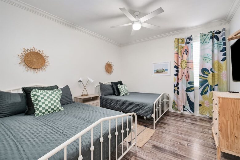 The Pink Shell Destin | Spacious Family Retreat Near Beaches - Destin, Florida