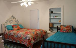 1920s Lake Cottage with Resort Amenities - Yalaha, Florida