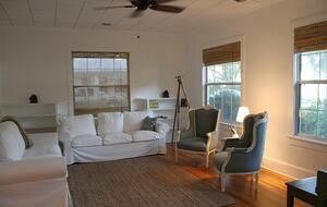 1920s Lake Cottage with Resort Amenities - Yalaha, Florida