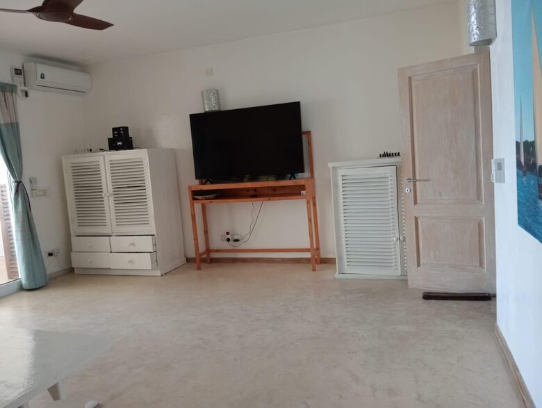 Blue Bay Beachfront Penthouse - Watamu, Kenya