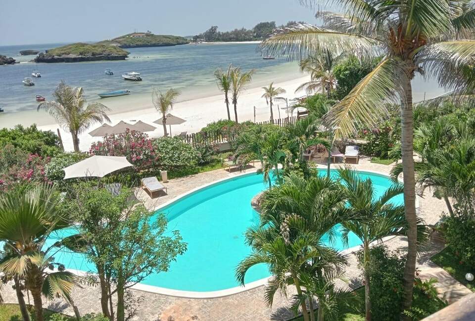 Blue Bay Beachfront Penthouse - Watamu, Kenya