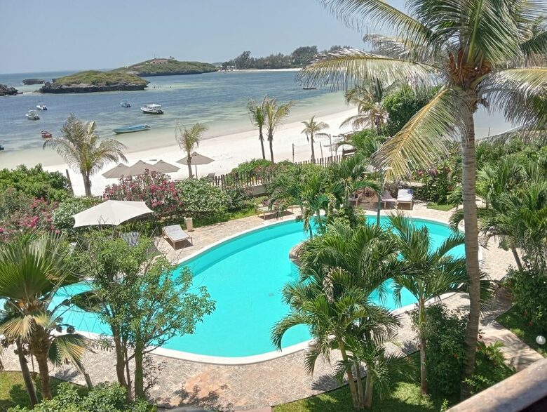 Blue Bay Beachfront Penthouse - Watamu, Kenya