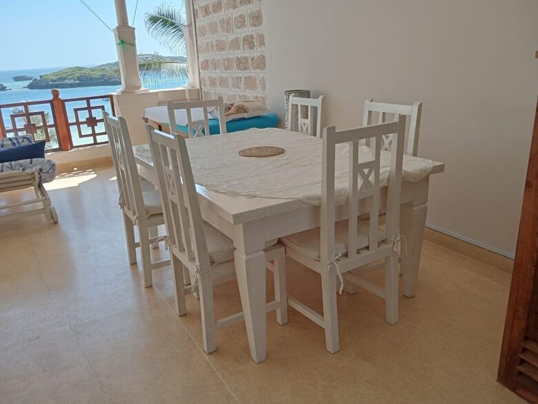 Blue Bay Beachfront Penthouse - Watamu, Kenya