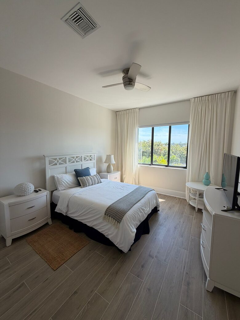 Oceanfront Elegance in a Private Gated Enclave - Nassau, Bahamas