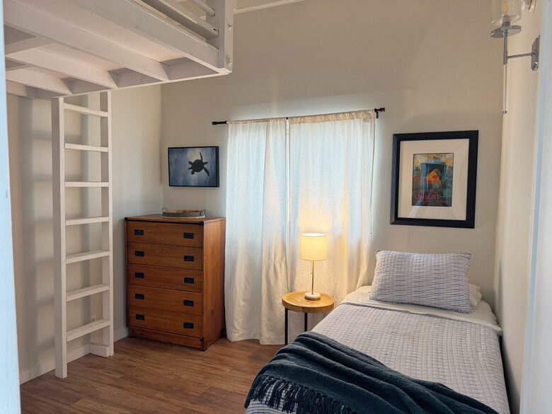 Third bedroom (twin bed)