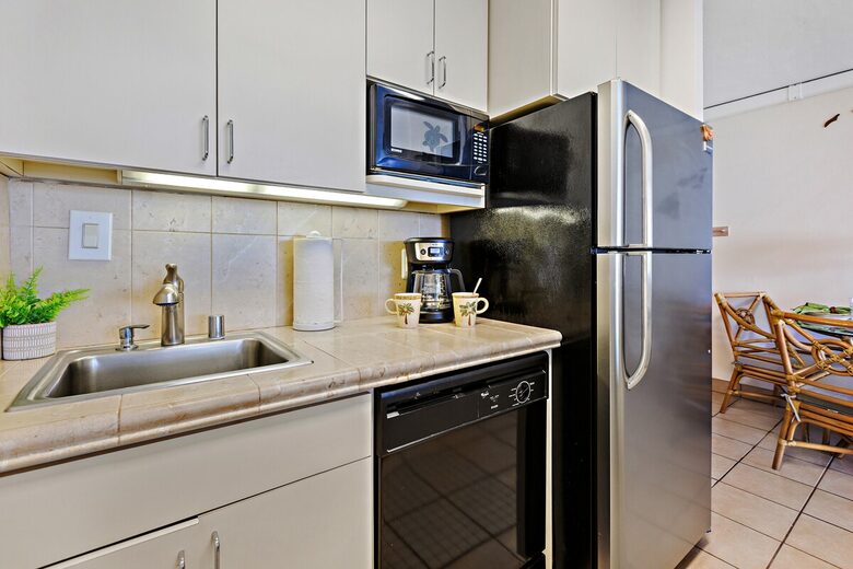 Lahaina Beach Escape with Stunning Ocean Views - Lahaina, Hawaii