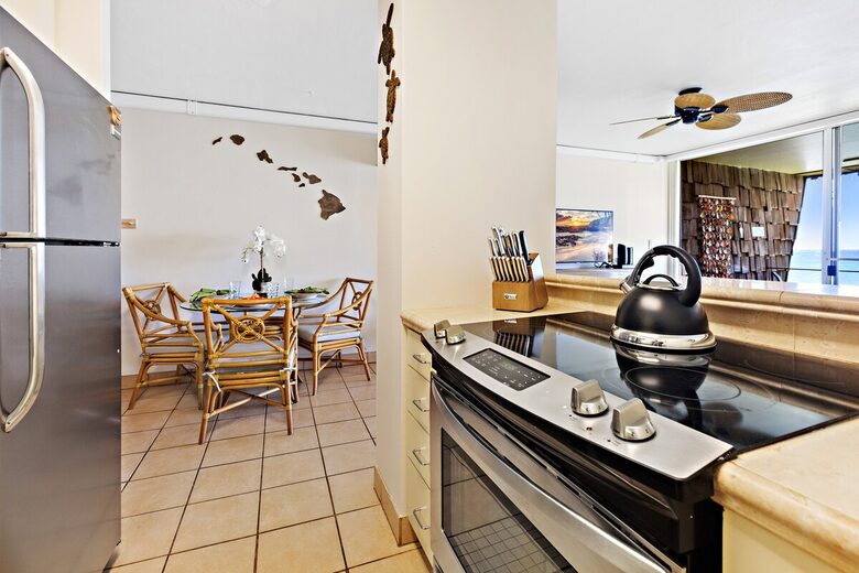 Lahaina Beach Escape with Stunning Ocean Views - Lahaina, Hawaii