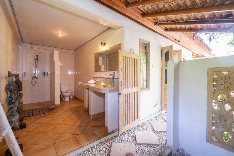 Elevated Island Retreat Overlooking Mt Agung - Nusa Lembongan, Indonesia