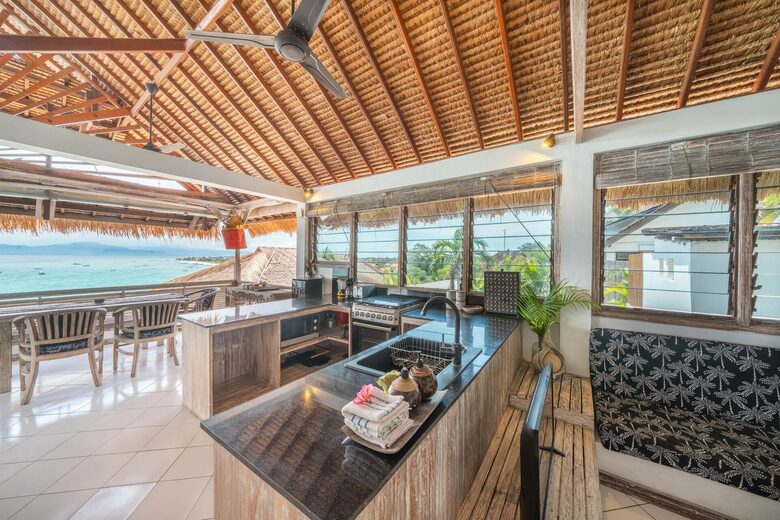 Elevated Island Retreat Overlooking Mt Agung - Nusa Lembongan, Indonesia