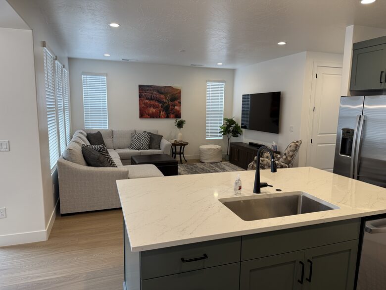 New Luxury Home Near Zion with Resort-Style Amenities - Washington, Utah