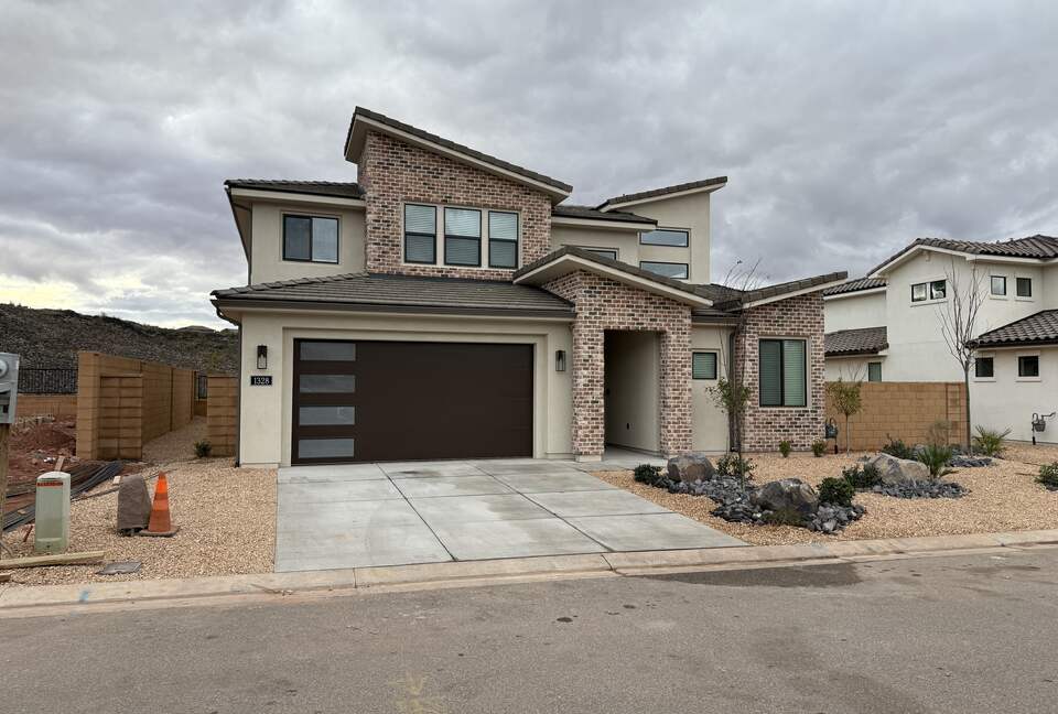New Luxury Home Near Zion with Resort-Style Amenities - Washington, Utah