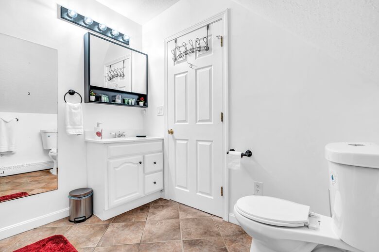 North Conway Woodland Retreat with Trail Access - North Conway, New Hampshire