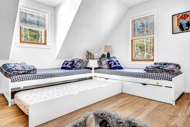 North Conway Woodland Retreat with Trail Access - North Conway, New Hampshire