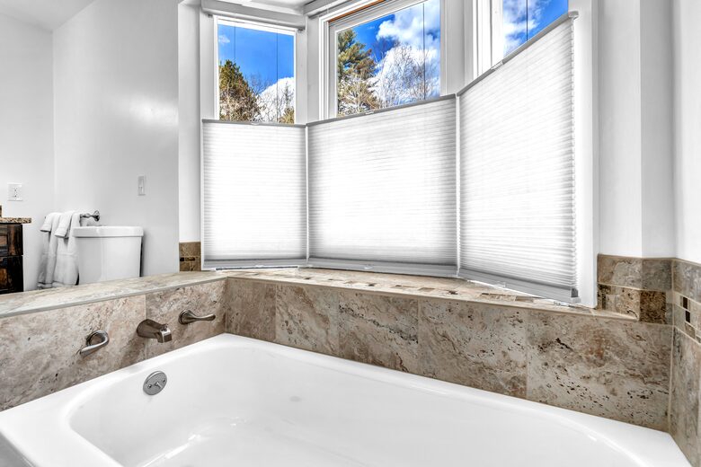 North Conway Woodland Retreat with Trail Access - North Conway, New Hampshire