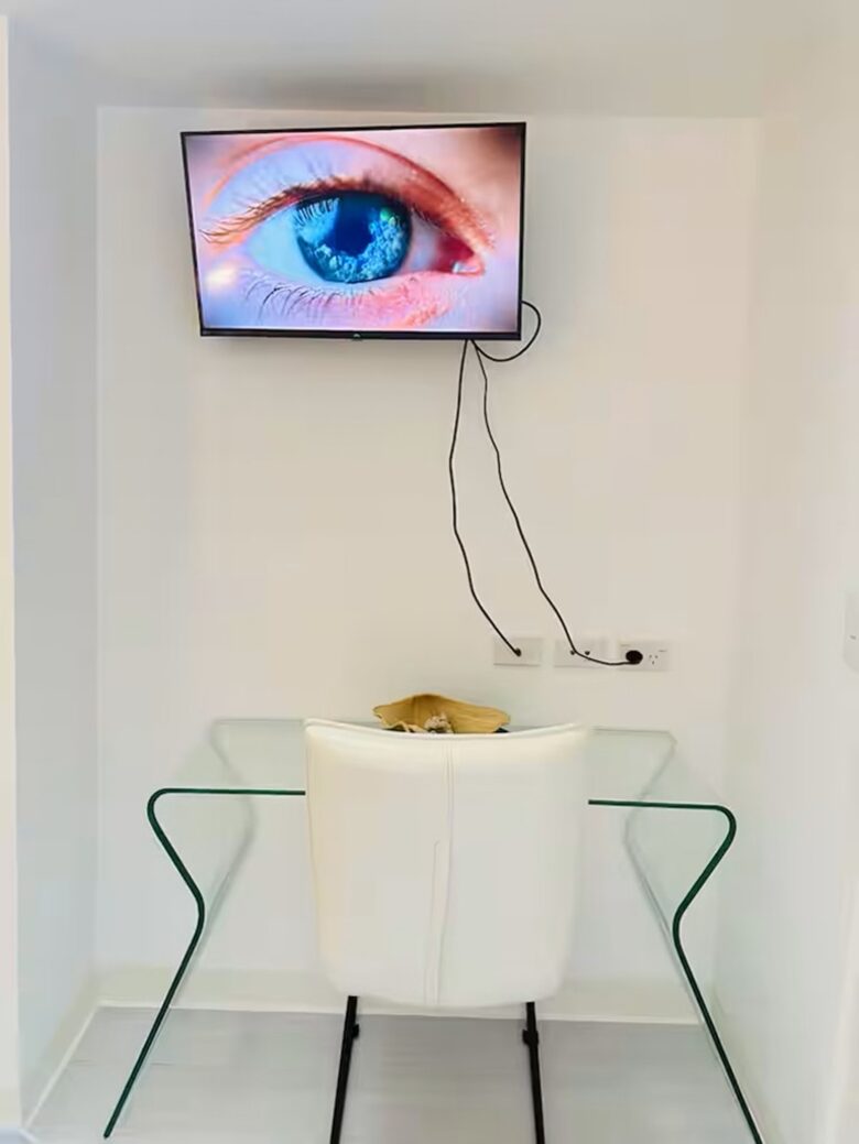 A Modern Oceanview Apartment in Cairns with Rooftop Pool & Spa - Cairns City, Australia