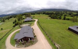 Khu nghỉ dưỡng Highfield Estate - Hai ngôi nhà tại vùng Border Ranges - Brays Creek, Úc