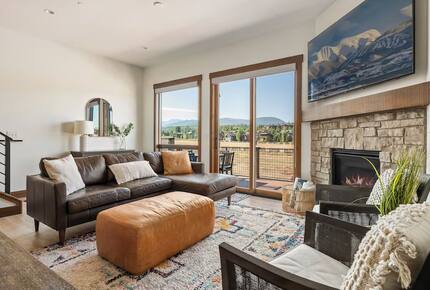 Byers Peak Views with Private Hot Tub and Effortless Resort Access - Fraser, Colorado