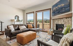 Byers Peak Views with Private Hot Tub and Effortless Resort Access - Fraser, Colorado