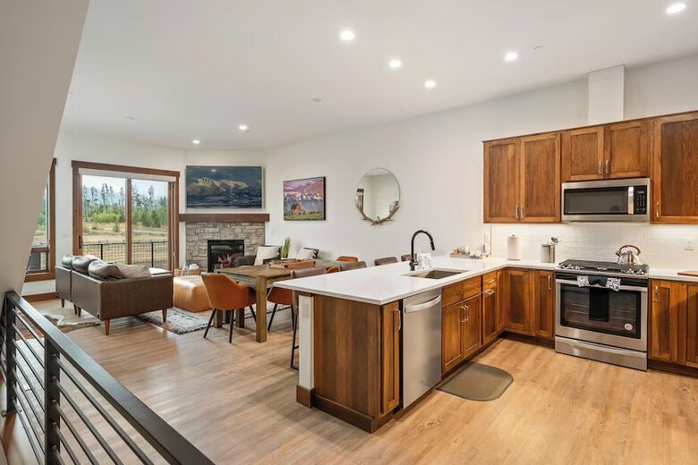 Byers Peak Views with Private Hot Tub and Effortless Resort Access - Fraser, Colorado