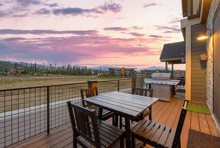 Byers Peak Views with Private Hot Tub and Effortless Resort Access - Fraser, Colorado