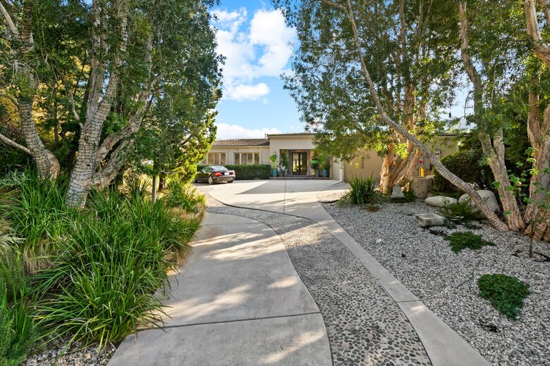 Mulholland Canyon Retreat with Pool & Guest House - Los Angeles, California