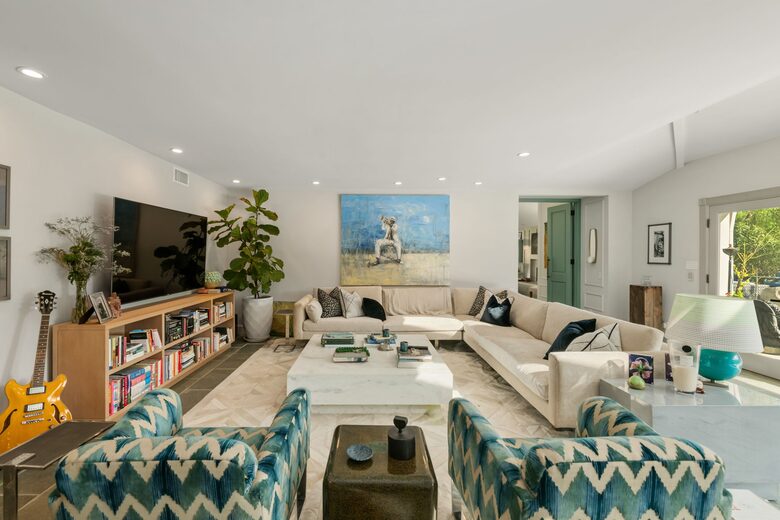 Mulholland Canyon Retreat with Pool & Guest House - Los Angeles, California