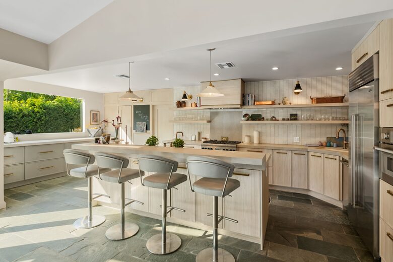 Mulholland Canyon Retreat with Pool & Guest House - Los Angeles, California