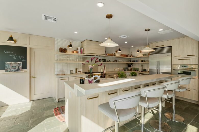 Mulholland Canyon Retreat with Pool & Guest House - Los Angeles, California