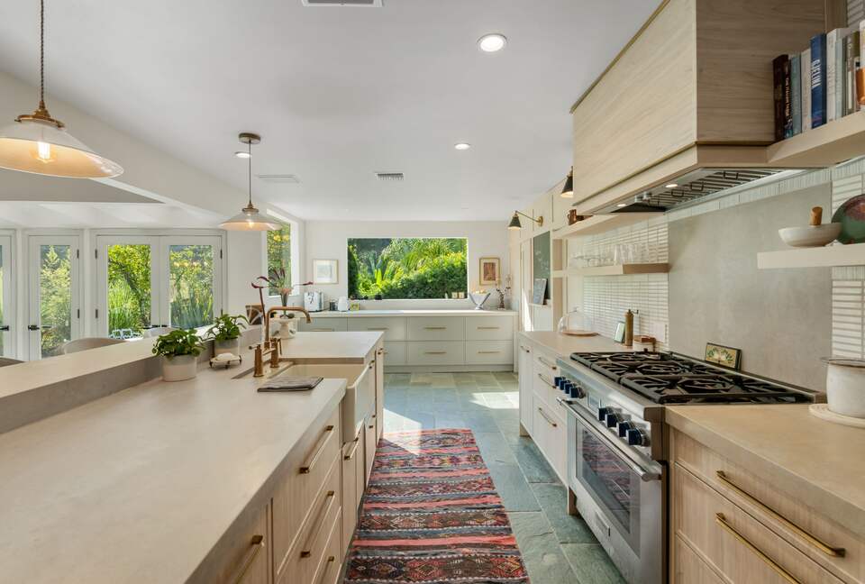 Mulholland Canyon Retreat with Pool & Guest House - Los Angeles, California