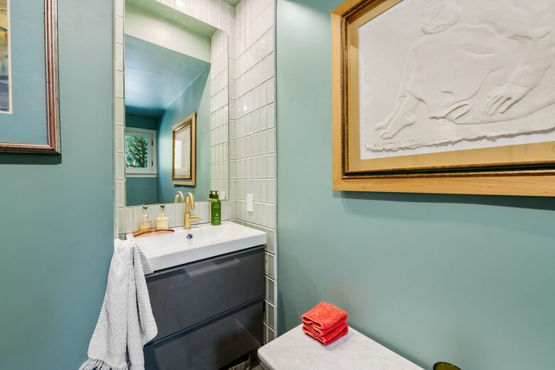 Mulholland Canyon Retreat with Pool & Guest House - Los Angeles, California