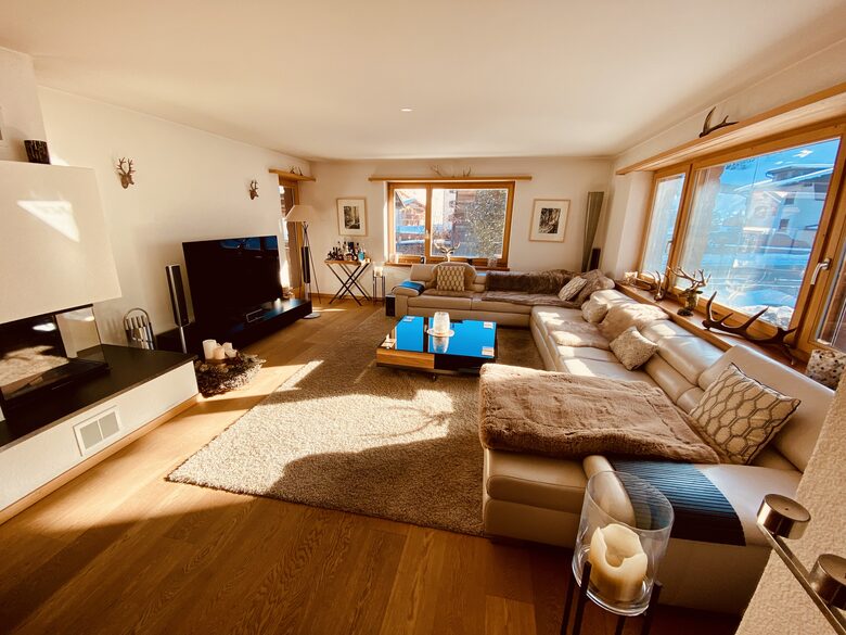 Luxury 3 BR Apartment in Traditional Alpine Ski Chalet - Klosters, Switzerland