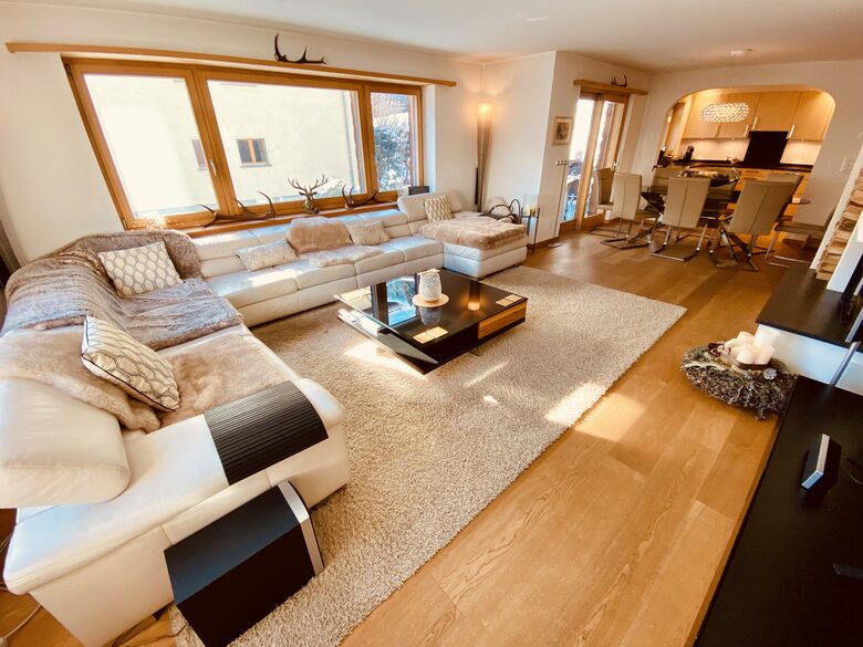 Luxury 3 BR Apartment in Traditional Alpine Ski Chalet - Klosters, Switzerland