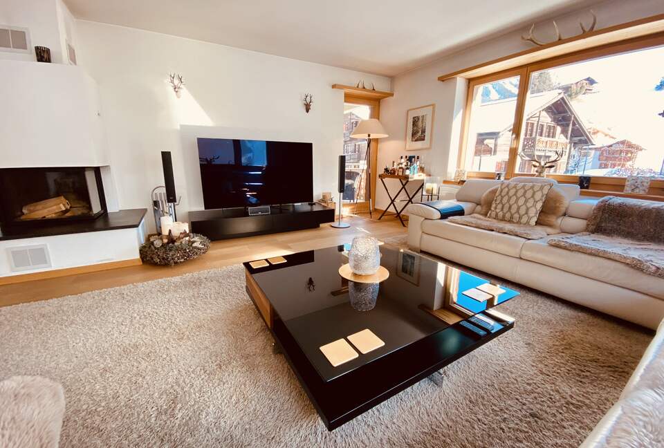 Luxury 3 BR Apartment in Traditional Alpine Ski Chalet - Klosters, Switzerland