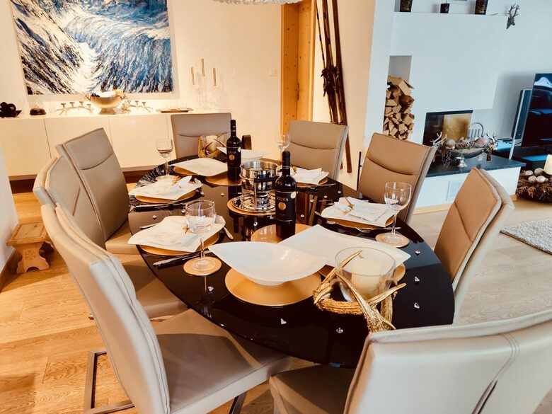 Luxury 3 BR Apartment in Traditional Alpine Ski Chalet - Klosters, Switzerland