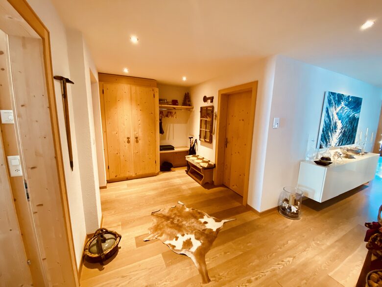 Luxury 3 BR Apartment in Traditional Alpine Ski Chalet - Klosters, Switzerland